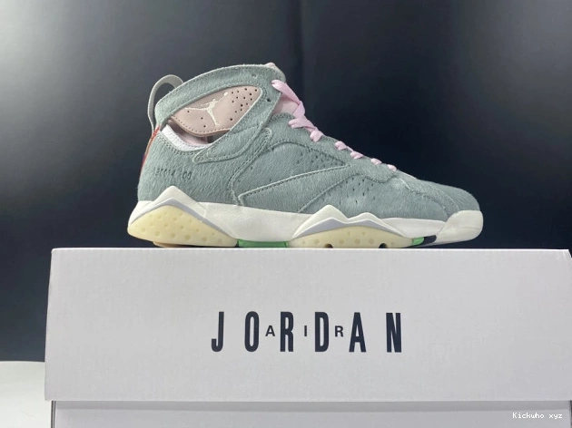 7 Neutral Air Grey Retro Jordan CT8528-002 0630